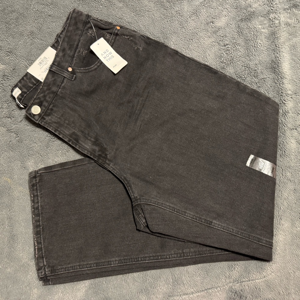 High-Rise Black Women’s Jeans